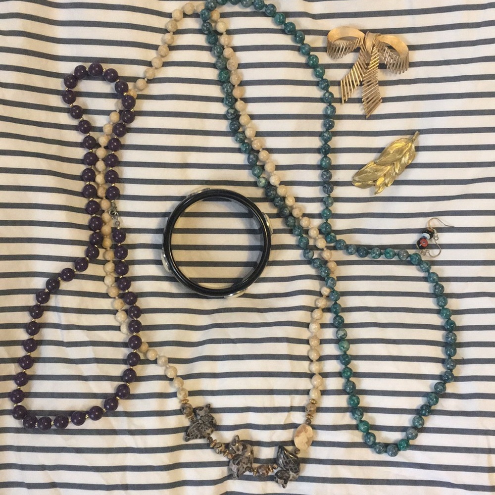 Lot of 7 vintage Costume Jewelry